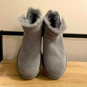 UGG classic mini fluff boots-NEW (without box)